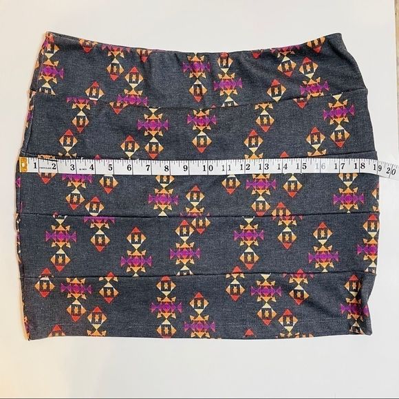 NOLLIE Aztec tribal colorful print gray mini skirt - Picture 4 of 7